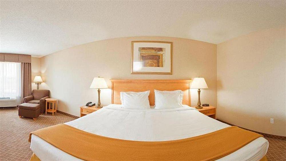 Holiday Inn Express Hotel & Suites Chesterfield - Selfridge Area By Ihg Dış mekan fotoğraf