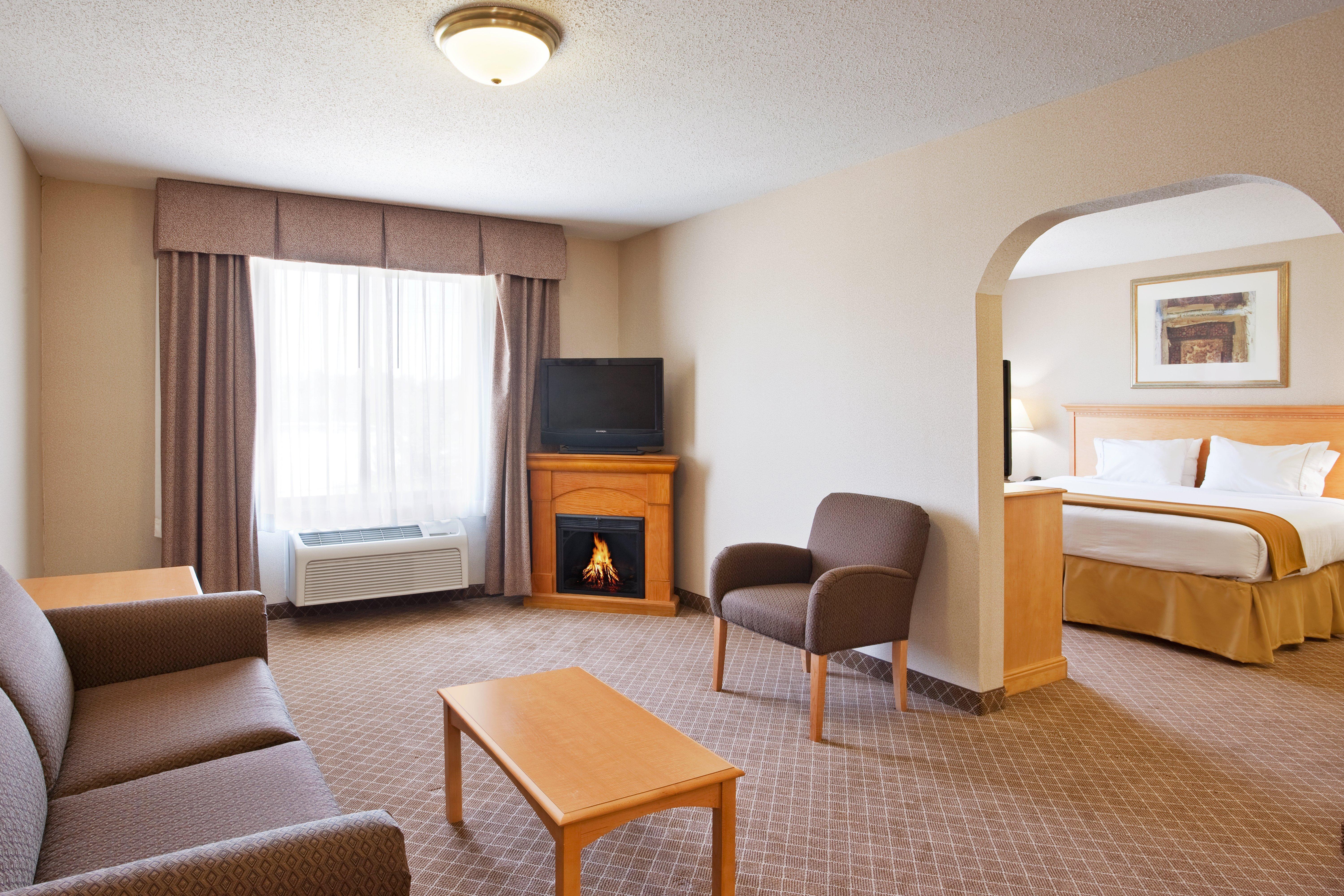Holiday Inn Express Hotel & Suites Chesterfield - Selfridge Area By Ihg Dış mekan fotoğraf