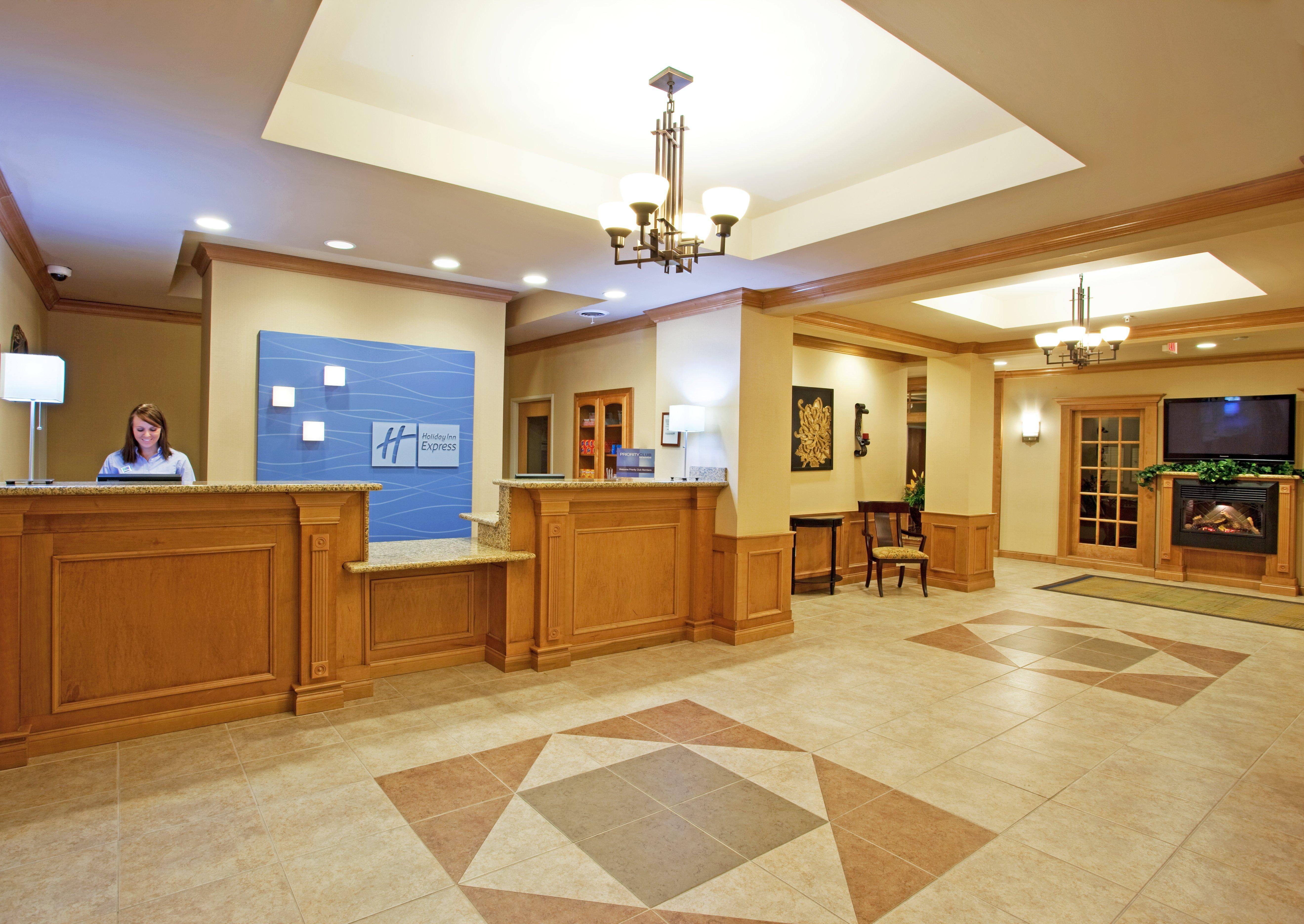 Holiday Inn Express Hotel & Suites Chesterfield - Selfridge Area By Ihg Dış mekan fotoğraf