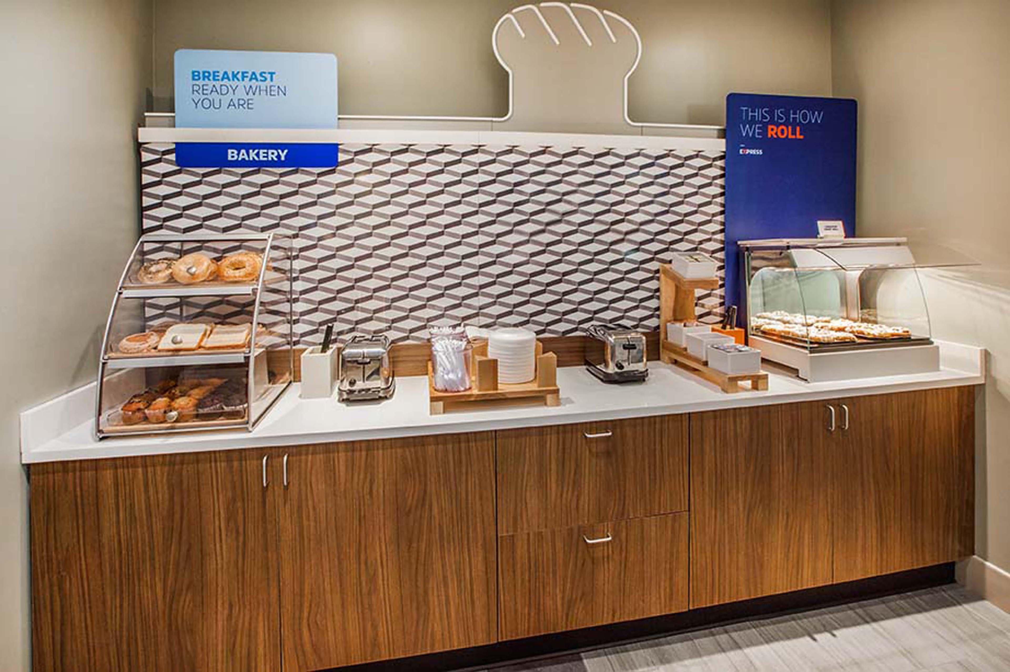 Holiday Inn Express Hotel & Suites Chesterfield - Selfridge Area By Ihg Dış mekan fotoğraf